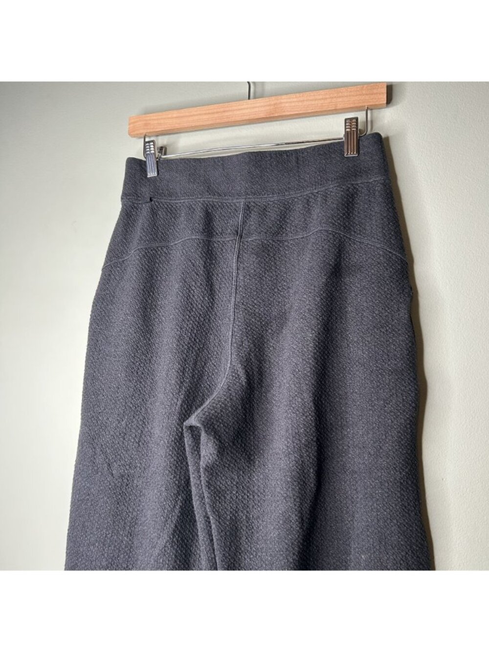 Lululemon Can You Feel The Pleat Dark Grey Cropped Pants Women's Size Medium M - Picture 3 of 4
